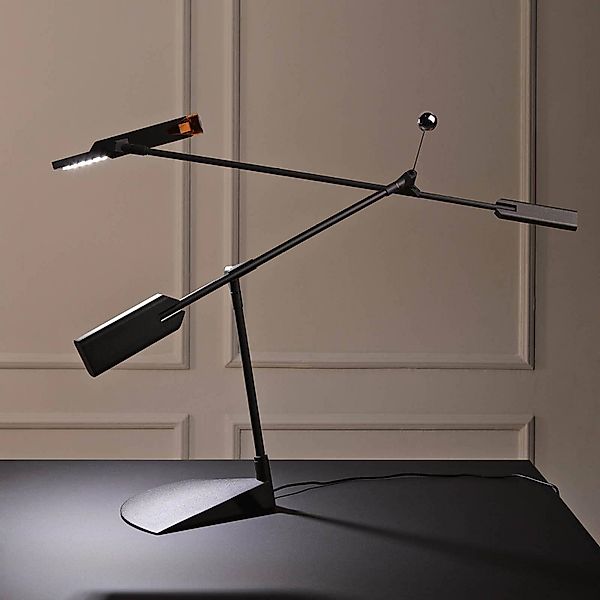 Stilnovo LED-Tischlampe Halley, schwarz, Ausladung 100 cm günstig online kaufen