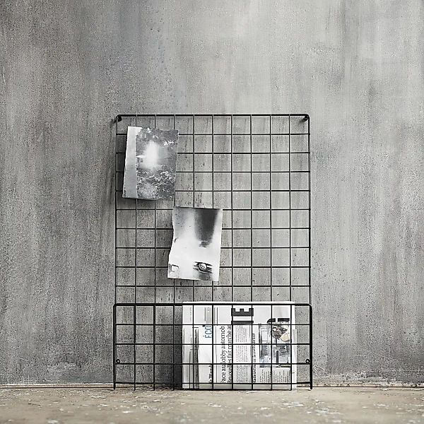 Wandablage Mesh metall schwarz / Zeitungsständer - L 50 x H 72,5 cm - House günstig online kaufen