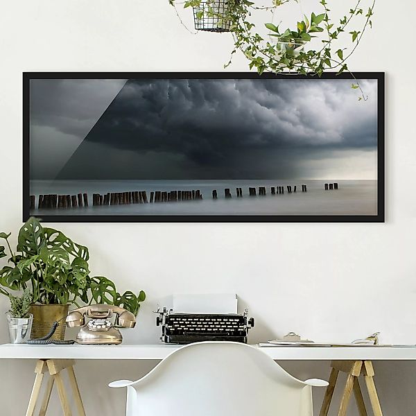 Bild mit Rahmen - Panorama Sturmwolken über der Ostsee günstig online kaufen