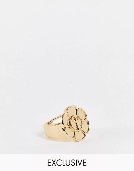 Reclaimed Vintage Inspired – Ring in Gold-Optik mit Peace- und Blüten-Motiv günstig online kaufen