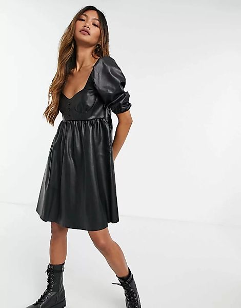 ASOS DESIGN – Mini-Babydoll-Kleid in schwarzer Lederoptik günstig online kaufen