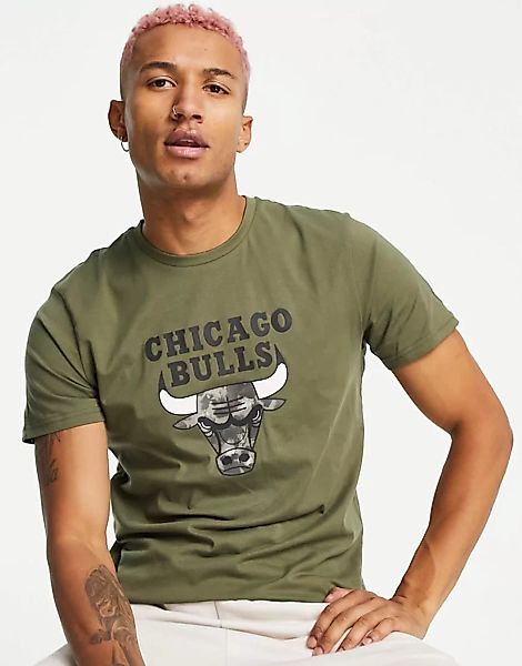 New Era – Chicago Bulls – Utility-T-Shirt in Khaki-Grün günstig online kaufen