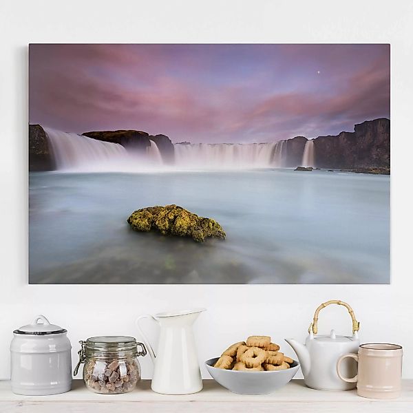 Leinwandbild Wasserfall - Querformat Goðafoss und der Mond günstig online kaufen