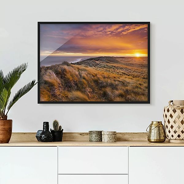 Bild mit Rahmen Natur & Landschaft - Querformat Sonnenaufgang am Strand auf günstig online kaufen