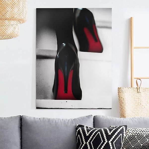 Leinwandbild Schwarz-Weiß - Hochformat High Heels in Rot günstig online kaufen