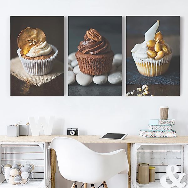 3-teiliges Leinwandbild - Hochformat Saftige Cupcakes günstig online kaufen