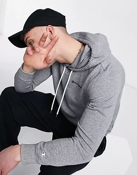 Champion – Kapuzenpullover mit kleinem Schriftzug-Logo in Grau günstig online kaufen