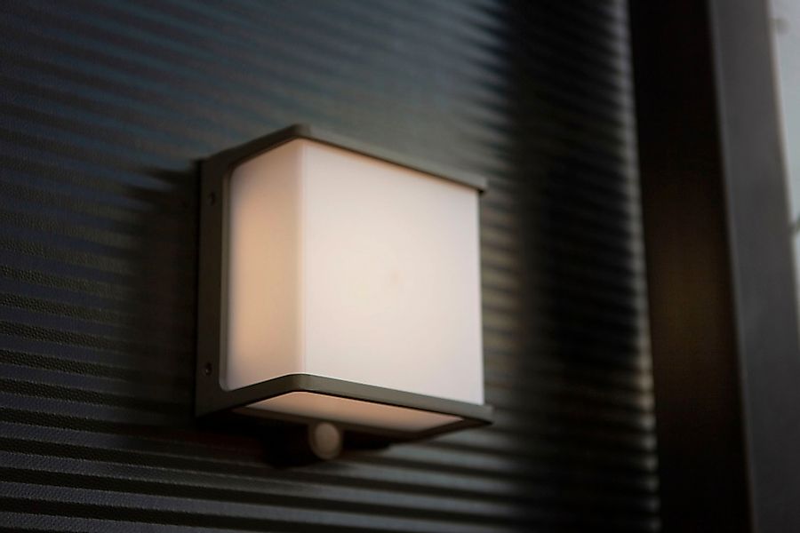 LED Solar Wandleuchte Doblo in Anthrazit und Weiß 12W 1000lm IP44 mit Beweg günstig online kaufen