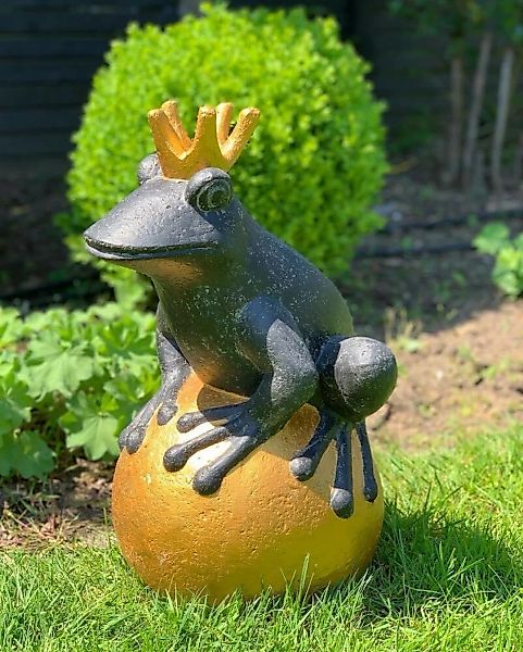 Gartenfigur Froschkönig Groß Stein-Figur Frosch Goldene Kugel Frostsicher 3 günstig online kaufen