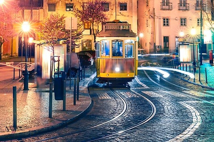 Papermoon Fototapete »Straßenbahn« günstig online kaufen