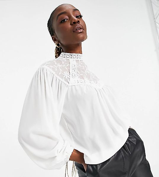 Parisian Tall – Hochgeschlossene Bluse mit Spitze vorne in Weiß günstig online kaufen