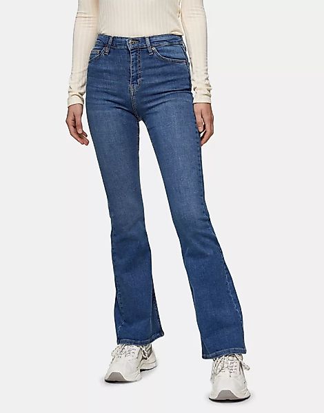 Topshop – Ausgestellte Jeans in verwaschenem Mittelblau günstig online kaufen
