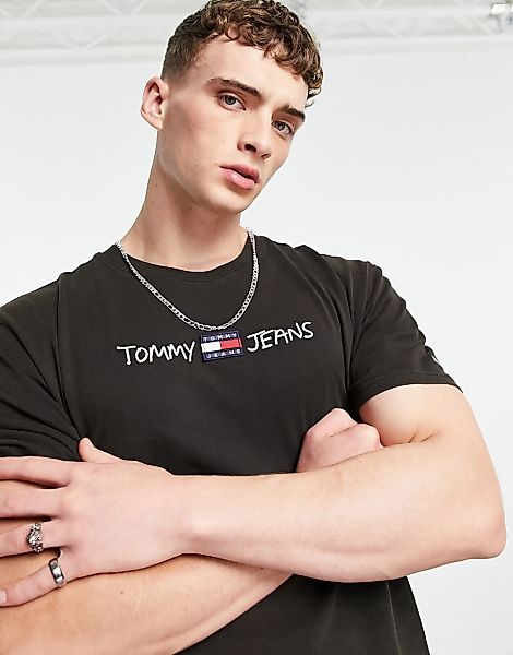 Tommy Jeans – T-Shirt in Rot mit geradem Schnitt und gesticktem Logoschrift günstig online kaufen