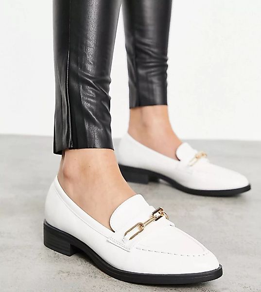 Glamorous Wide Fit – Loafer in Weiß mit goldfarbenem Design günstig online kaufen