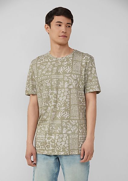 s.Oliver Kurzarmshirt Baumwoll-T-Shirt mit All-over-Print Label-Patch günstig online kaufen