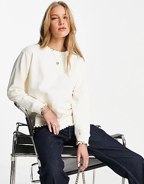 Topshop – Sweatshirt in gebrochenem Weiß mit Rüschenausschnitt günstig online kaufen
