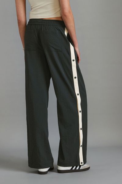 Next Trainingshose Trainingshose mit Druckknopfverschluss, Kurzgröße günstig online kaufen