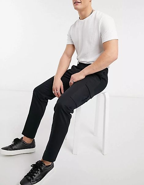 Burton Menswear – Elegante Hose in Schwarz mit Cargo-Taschen günstig online kaufen