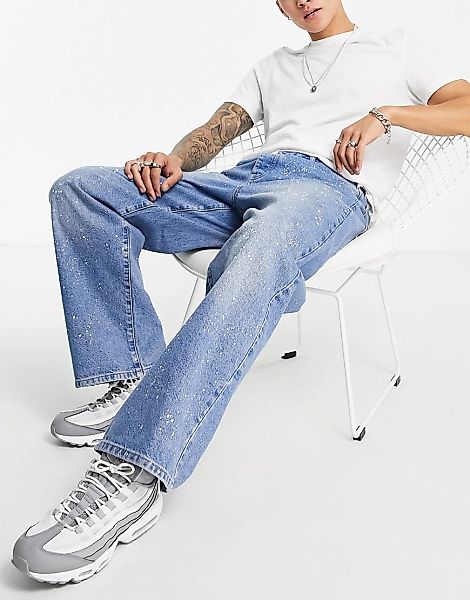Topman – Extrem weite Jeans in mittlerer Waschung mit Farbspritzern-Blau günstig online kaufen