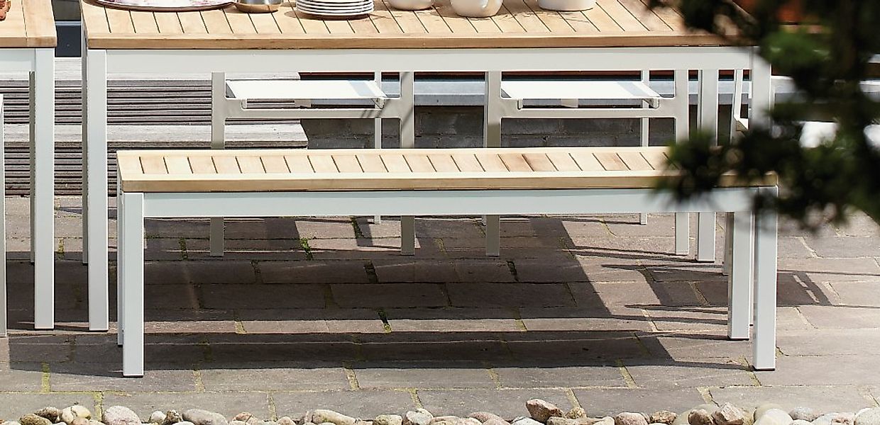 Outdoor Bank Quadrat schwarz / hpl-schichtstoff weiß 105x40 günstig online kaufen