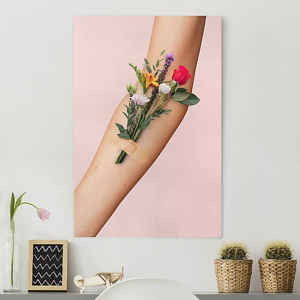 Leinwandbild Arm mit Blumen günstig online kaufen