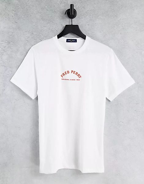 Fred Perry – Arch – T-Shirt in Weiß mit Logo günstig online kaufen