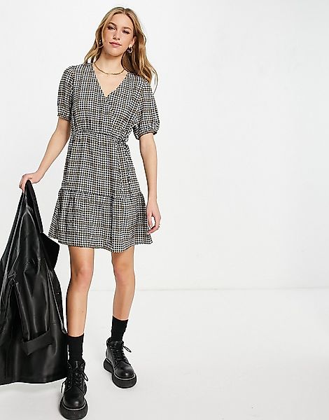 Vila – Mini-Wickelkleid mit Hahnentrittmuster-Schwarz günstig online kaufen