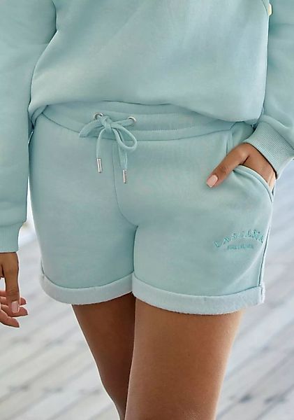 LASCANA Relaxshorts mit seitlichen Taschen und Logostickerei, Loungewear günstig online kaufen