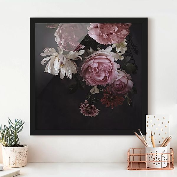 Bild mit Rahmen Blumen - Quadrat Rosa Blumen auf Schwarz günstig online kaufen