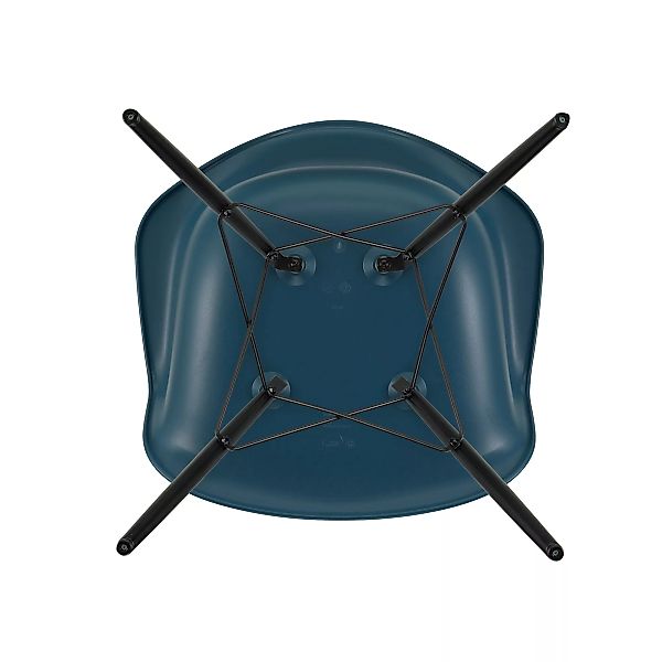Vitra - Eames Plastic Armchair DAW Gestell Ahorn schwarz - meerblau/Sitzsch günstig online kaufen
