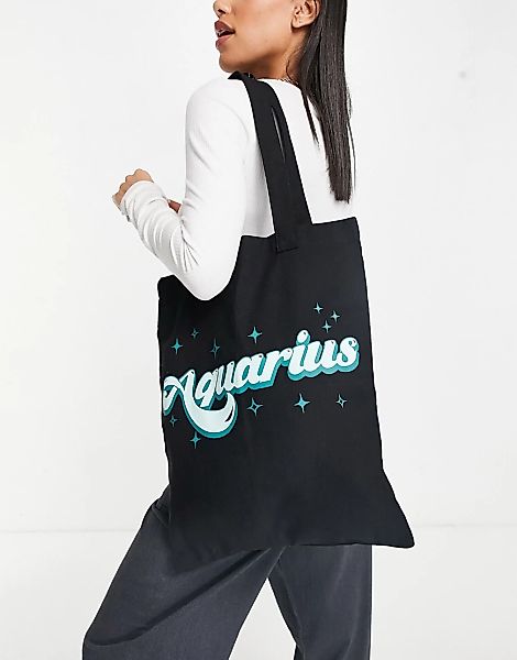 ASOS DESIGN – Wassermann – Shopper-Tasche aus Baumwolle in Schwarz mit „Aqu günstig online kaufen