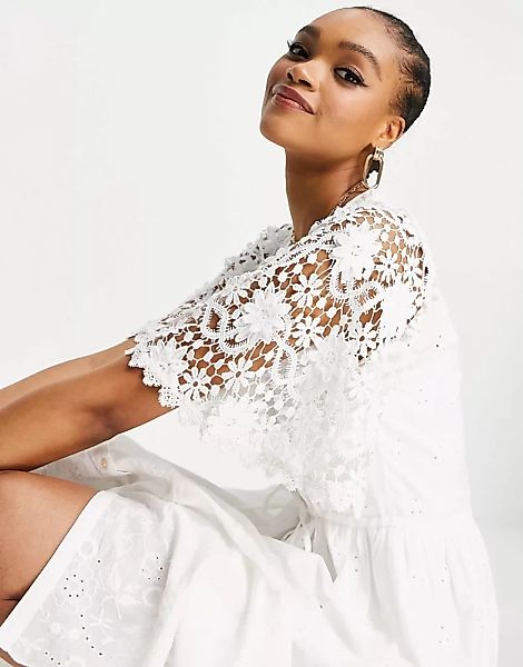 French Connection – Cecily – Kleid mit Lochstickerei in Weiß günstig online kaufen