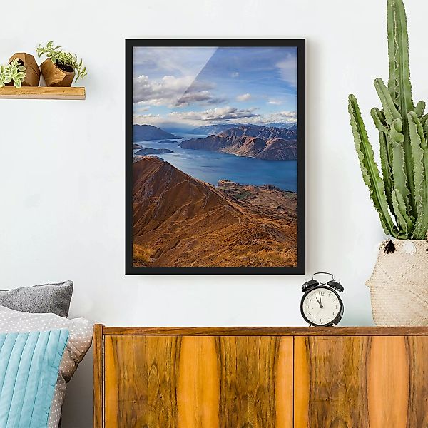 Bild mit Rahmen Strand - Hochformat Roys Peak in Neuseeland günstig online kaufen