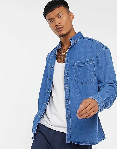 ASOS DESIGN – Jeans-Hemdjacke aus Bio-Baumwolle in mittlerer Waschung-Blau günstig online kaufen