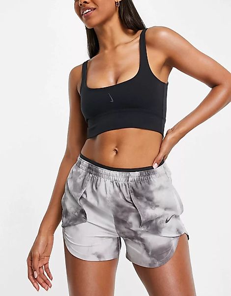 Nike Running – Icon Clash Tempo Luxe – Shorts mit Batikmuster in Grau günstig online kaufen
