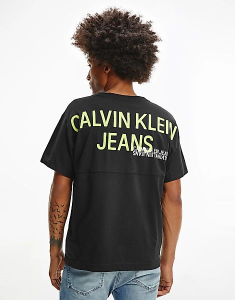 Calvin Klein Jeans – Urbanes T-Shirt in Schwarz mit Logoprint auf dem Rücke günstig online kaufen