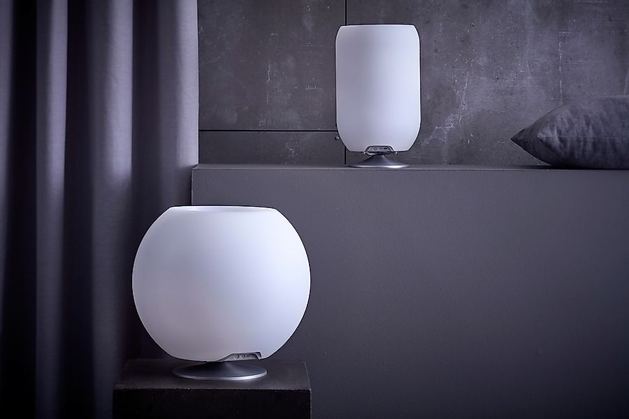 Atmos – Akku-Tischleuchte mit Bluetooth-Lautsprecher in Messing günstig online kaufen