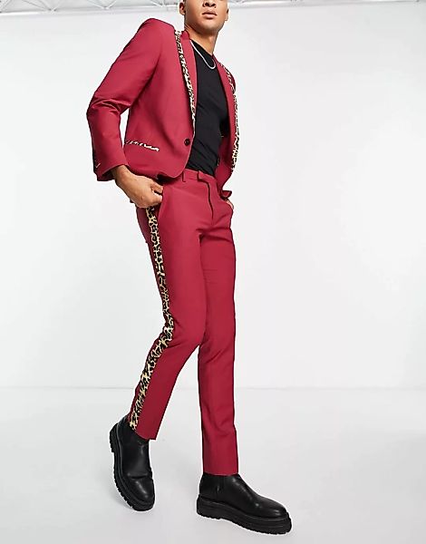 Twisted Tailor – Anzughose in Rot mit seitlichen Bahnen im Leoparden-Design günstig online kaufen