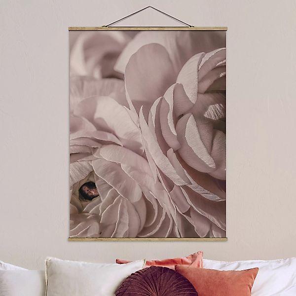 Stoffbild mit Posterleisten Errötete Blüte günstig online kaufen