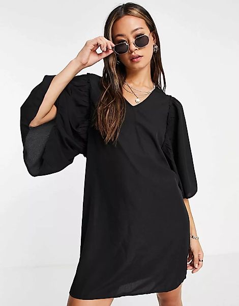 Vero Moda – Kleid in Schwarz mit Flatterärmeln günstig online kaufen