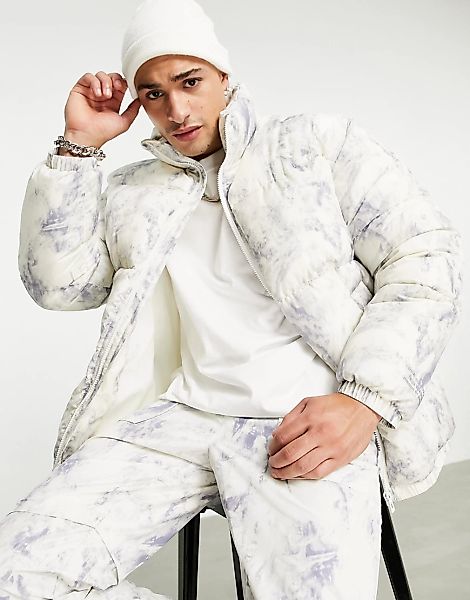 Topman – Puffer-Jacke aus recyceltem Material mit Batikprint-Weiß günstig online kaufen