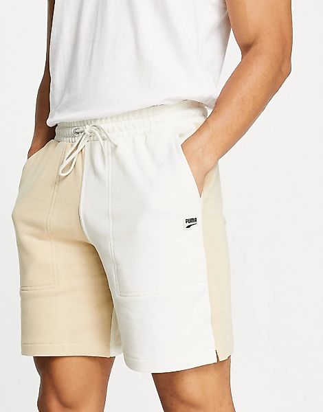 Puma – Downtown – Shorts im Farbblockdesign in Beige-Neutral günstig online kaufen