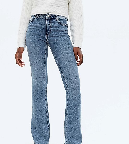New Look Tall – Ausgestellte Jeans in Mittelblau günstig online kaufen