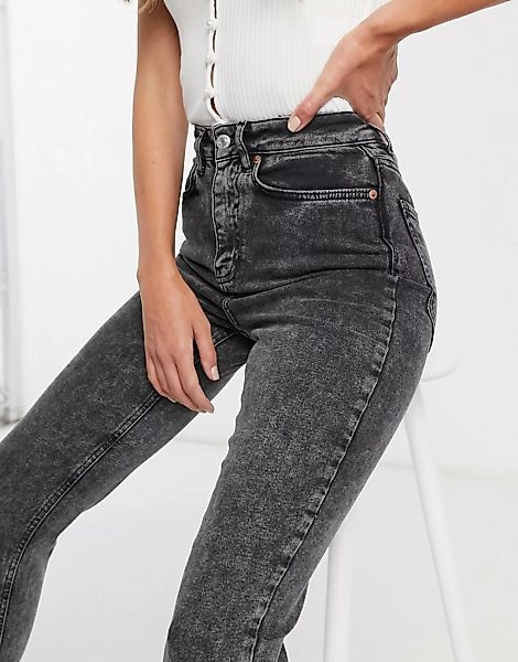 New Look – Grell verwaschene Mom-Jeans in Grau günstig online kaufen