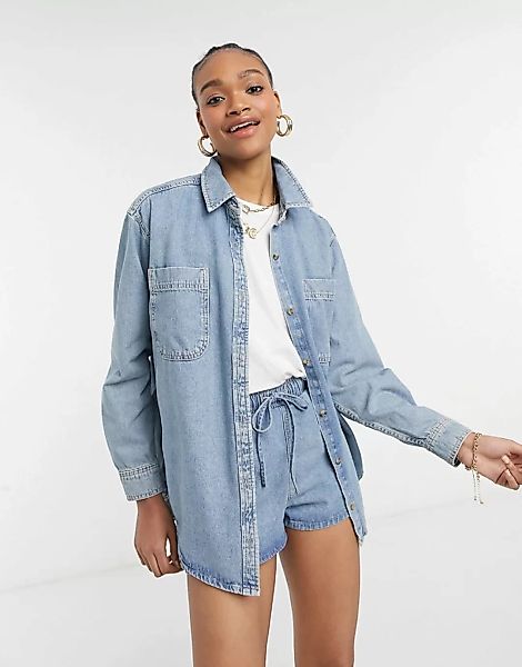 ASOS DESIGN – Lässiges Jeanshemd in mittlerer Waschung, Kombiteil-Blau günstig online kaufen