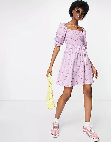 New Look – Gesmoktes Minikleid in Flieder geblümt-Lila günstig online kaufen