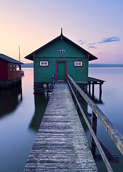 Vlies Fototapete Das grüne Bootshaus 200x280 cm günstig online kaufen