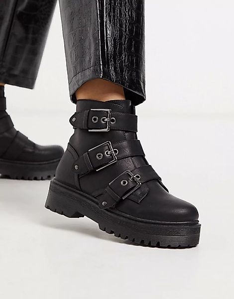 Qupid – Stiefel mit dicker Sohle und Schnalle in Schwarz günstig online kaufen