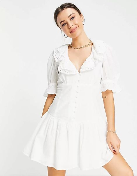 ASOS DESIGN – Minikleid in Weiß mit Knopfleiste und Lochstickereibesatz günstig online kaufen