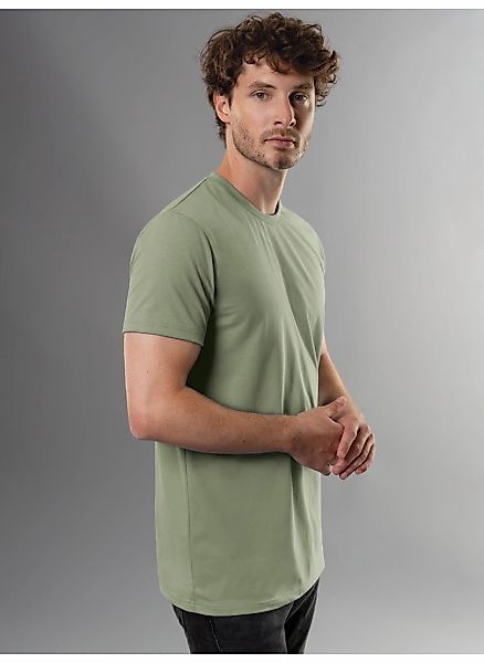 Trigema T-Shirt "TRIGEMA Slim Fit T-Shirt aus DELUXE Baumwolle" 1 günstig online kaufen